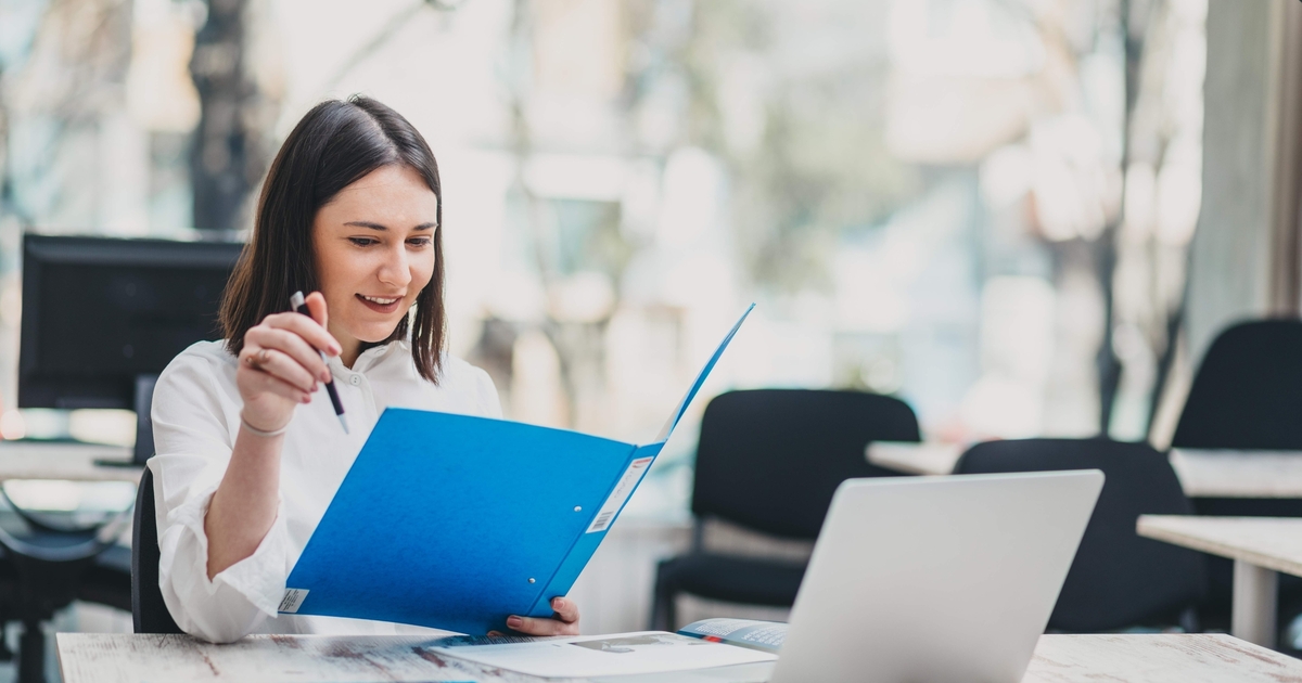 Jobstudente werkt als administratief bediende